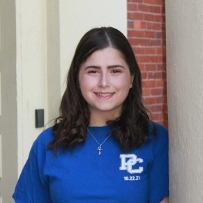 Headshot of orientation leader, Hannah Rikabi