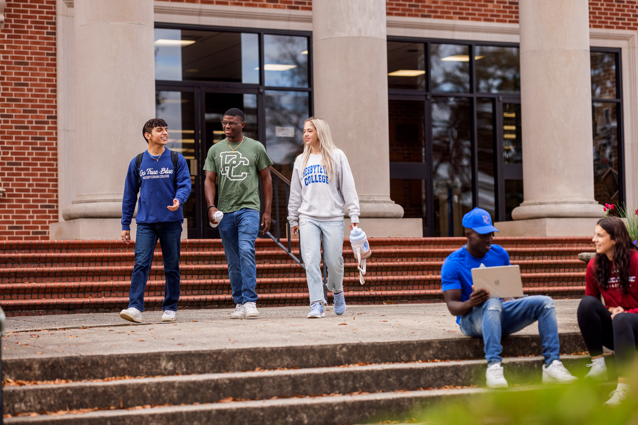Presbyterian College Students walking across campus