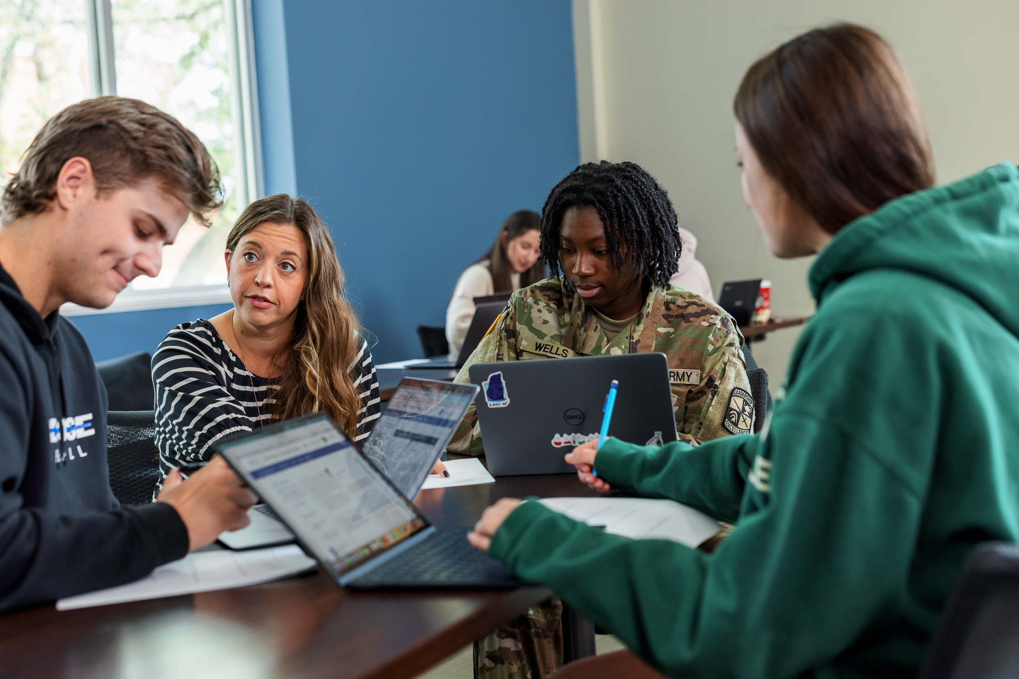 Dr. Jackie Sumner with Presbyterian College students