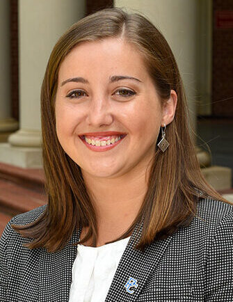 Amanda Dowdle Headshot