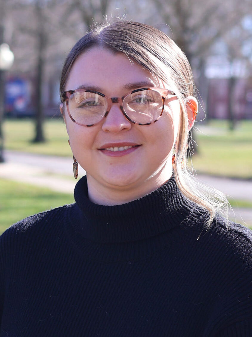 Caitlyn Tompkins Headshot