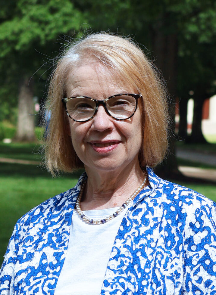 Lynne Simpson Headshot