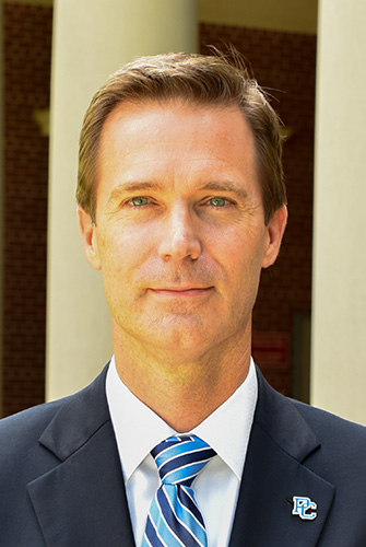 Jerre Threatt Headshot